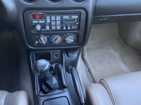 Used 2000 Pontiac Firebird Formula w/ Opt Pkg RWD image 10