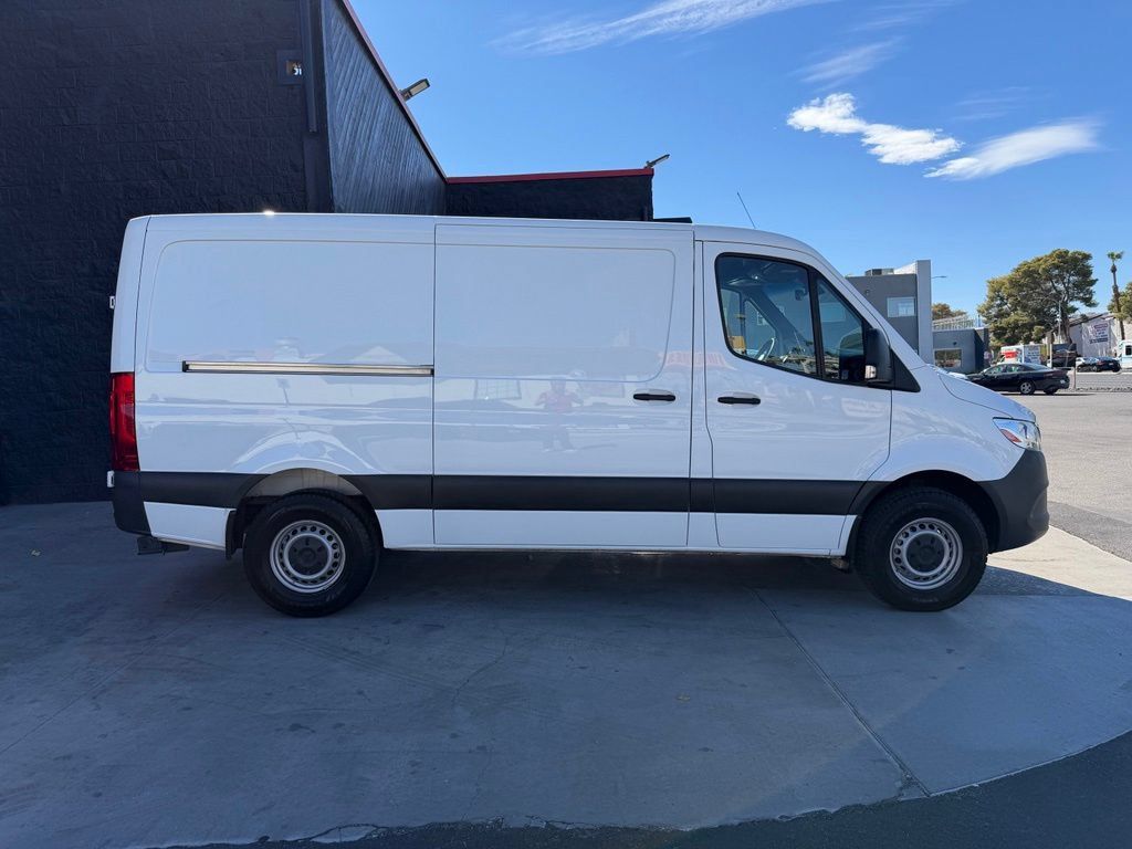 Used 2019 Mercedes-Benz Sprinter 144 image 18
