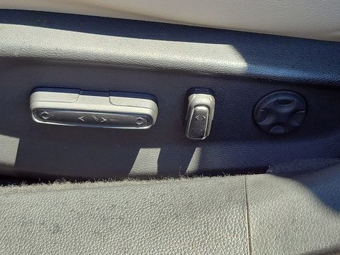 Used 2019 Honda Accord Touring image 12