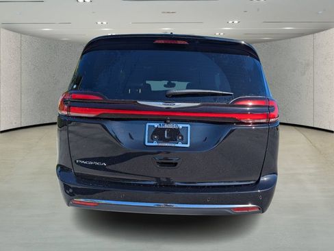 New 2026 Chrysler Pacifica Select FWD image 6