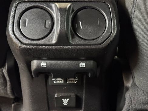 Used 2021 Jeep Wrangler Unlimited Sahara image 18