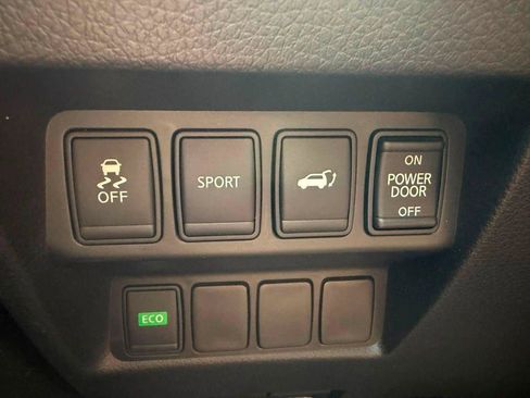Used 2016 Nissan Rogue SL FWD image 33