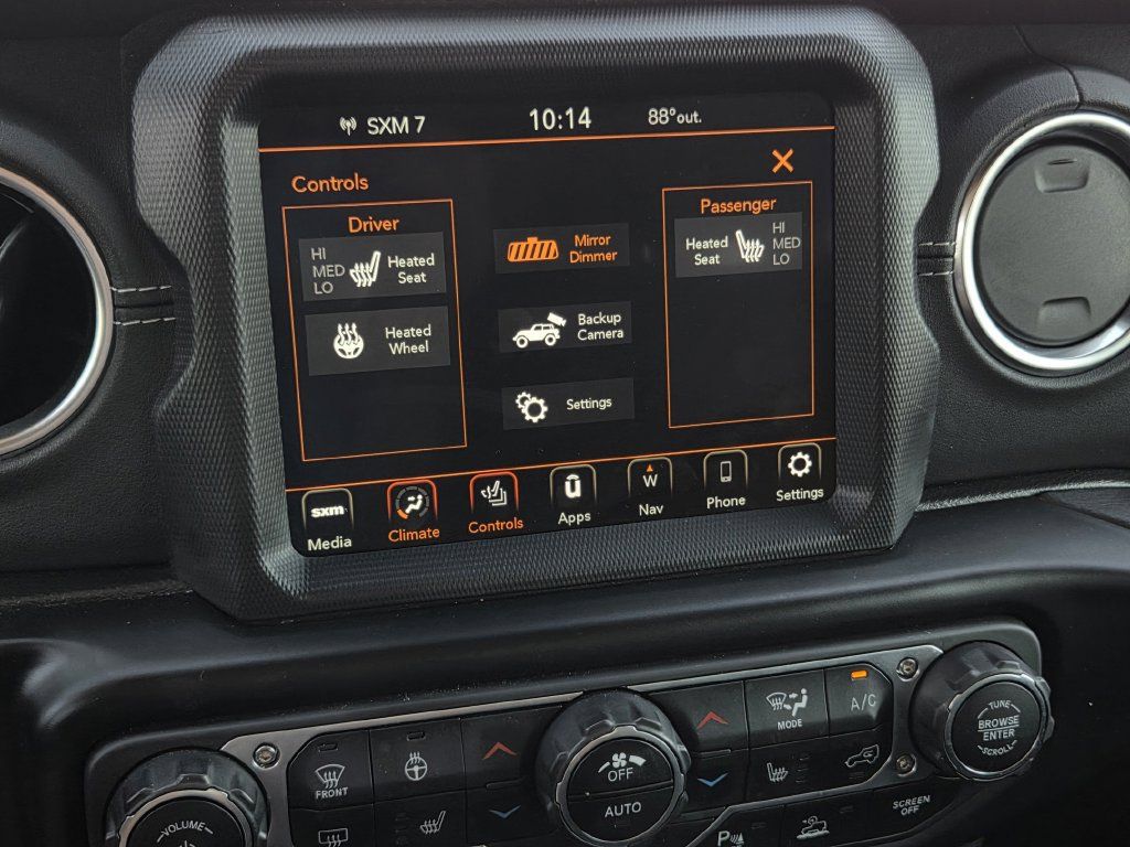 Used 2022 Jeep Wrangler Unlimited Sahara w/ Cold Weather Group AWD/4WD image 15