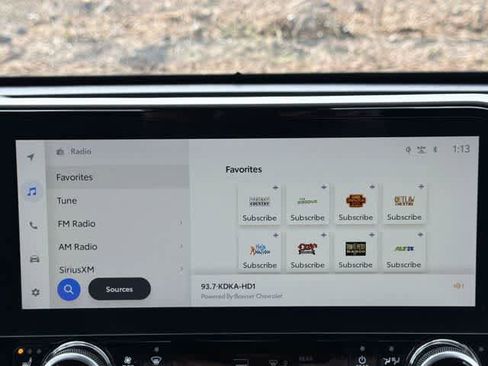 Used 2023 Toyota Highlander Limited image 12