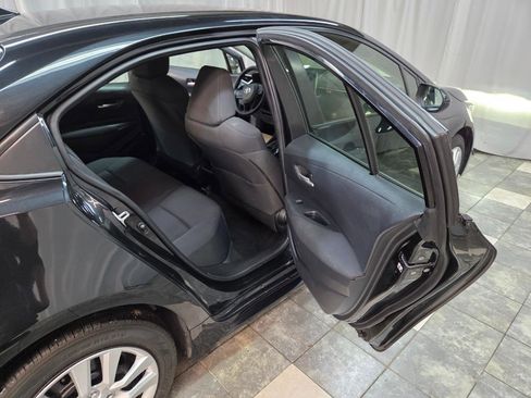 Used 2020 Toyota Corolla LE FWD image 13