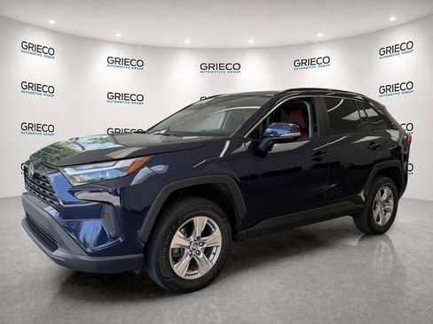 Used 2022 Toyota RAV4 XLE w/ Convenience Package FWD image 3