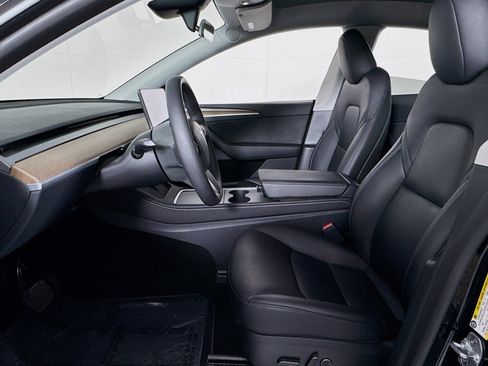 Used 2025 Tesla Model Y Long Range image 15