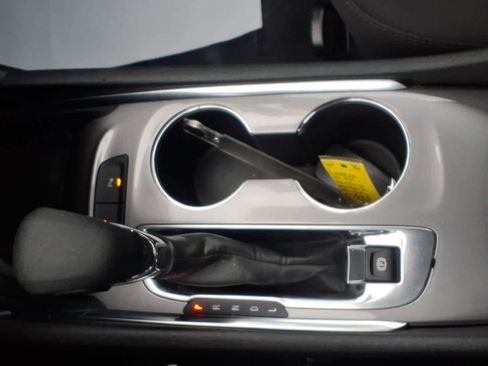 Used 2024 Chevrolet Malibu LT image 24