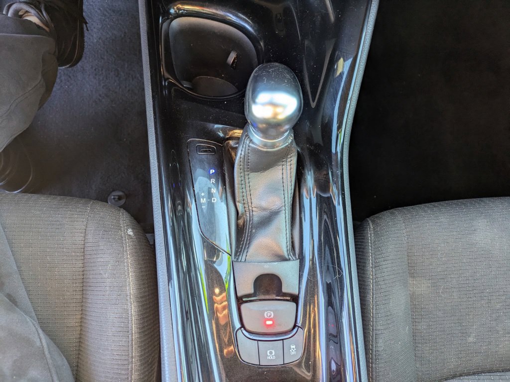 Used 2019 Toyota C-HR XLE FWD image 17