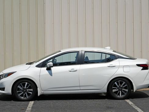 Used 2025 Nissan Versa SV w/ Trunk Package FWD image 42
