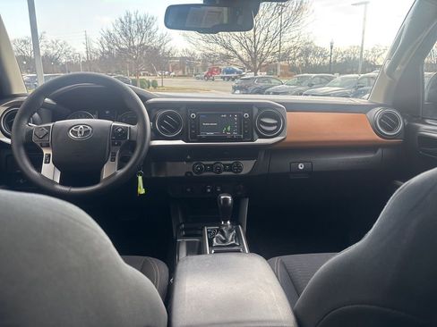 Used 2018 Toyota Tacoma SR5 image 22