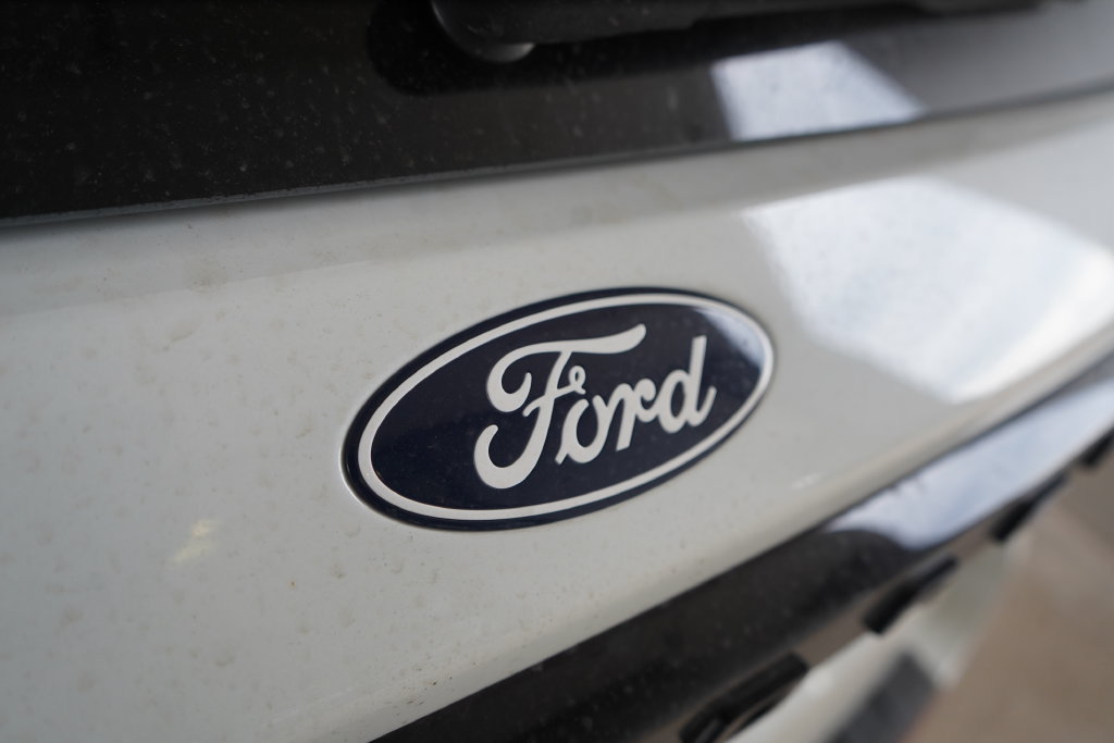 New 2027 Ford Explorer Platinum RWD image 6