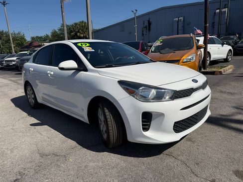 Used 2019 Kia Rio S image 3
