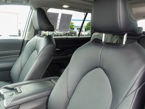 Certified 2026 Toyota Grand Highlander XLE image 24