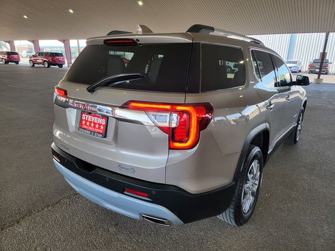 Used 2022 GMC Acadia SLT w/ Preferred Package FWD image 8