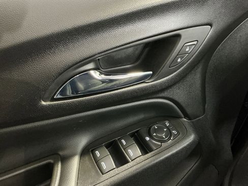 Used 2020 Chevrolet Equinox LT AWD/4WD image 16