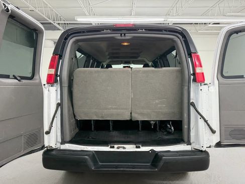 Used 2019 Chevrolet Express 3500 LS RWD image 30
