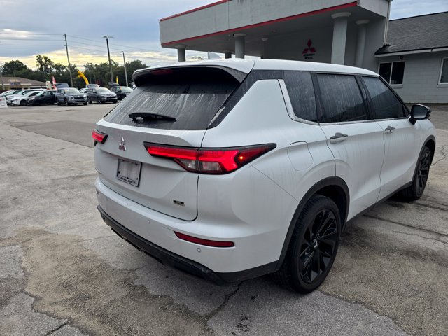 Used 2023 Mitsubishi Outlander SE Black Edition AWD/4WD image 9