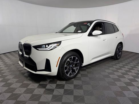 Used 2025 BMW X3 xDrive30 w/ M Sport Package AWD/4WD image 3