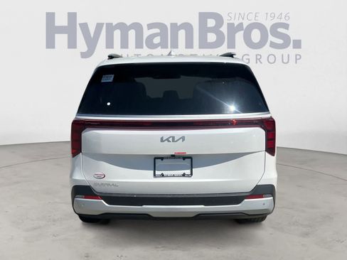 New 2026 Kia Carnival EX FWD image 4