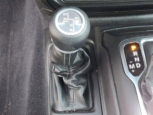 Used 2025 Jeep Wrangler Unlimited Sahara image 18