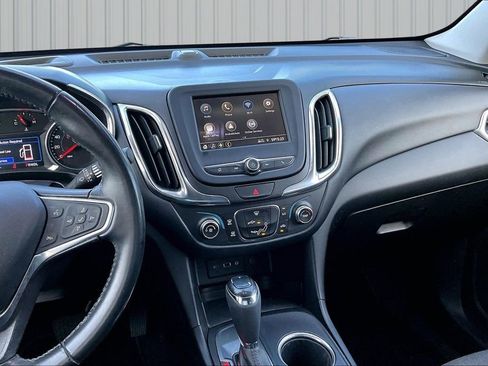Used 2019 Chevrolet Equinox LT image 3