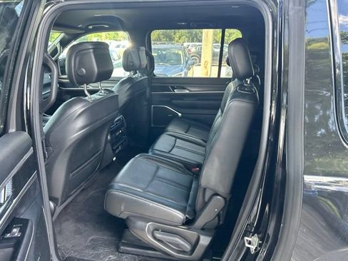 Used 2024 Jeep Wagoneer L Series II w/ Flexible Seating Group AWD/4WD image 6