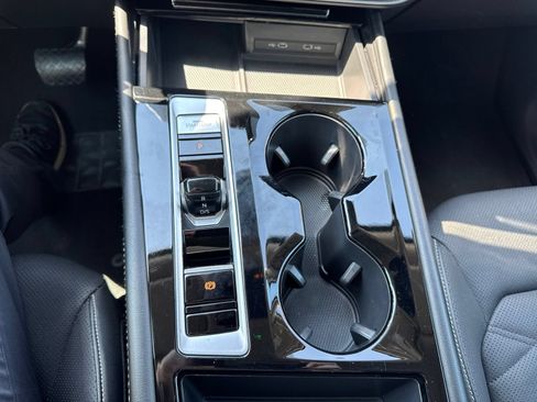 Used 2024 Volkswagen Atlas SE FWD image 23