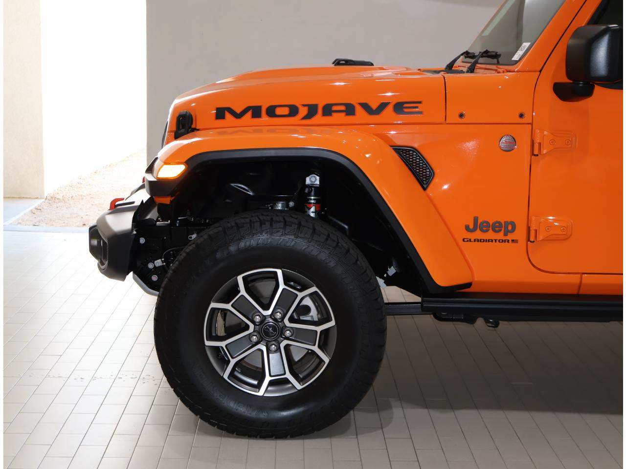 Used 2025 Jeep Gladiator Mojave w/ Safety Group AWD/4WD image 4