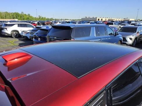 Used 2025 Cadillac Optiq Sport 2 w/ LPO, Floor Liner Package AWD/4WD image 9