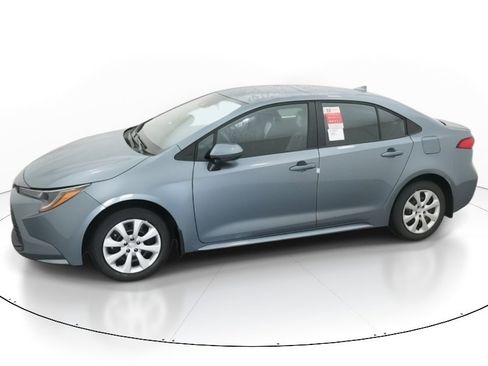 New 2026 Toyota Corolla LE image 2