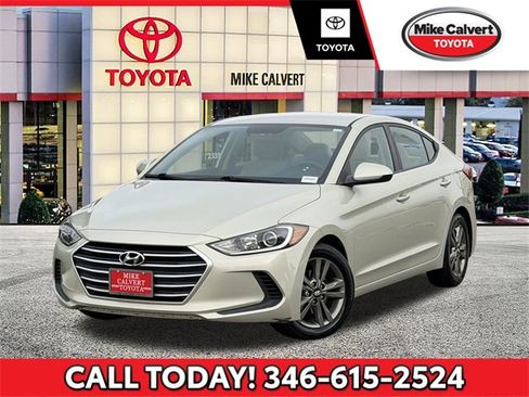 Used 2017 Hyundai Elantra SE image 1