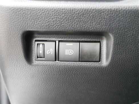 Used 2021 Toyota RAV4 XLE image 24