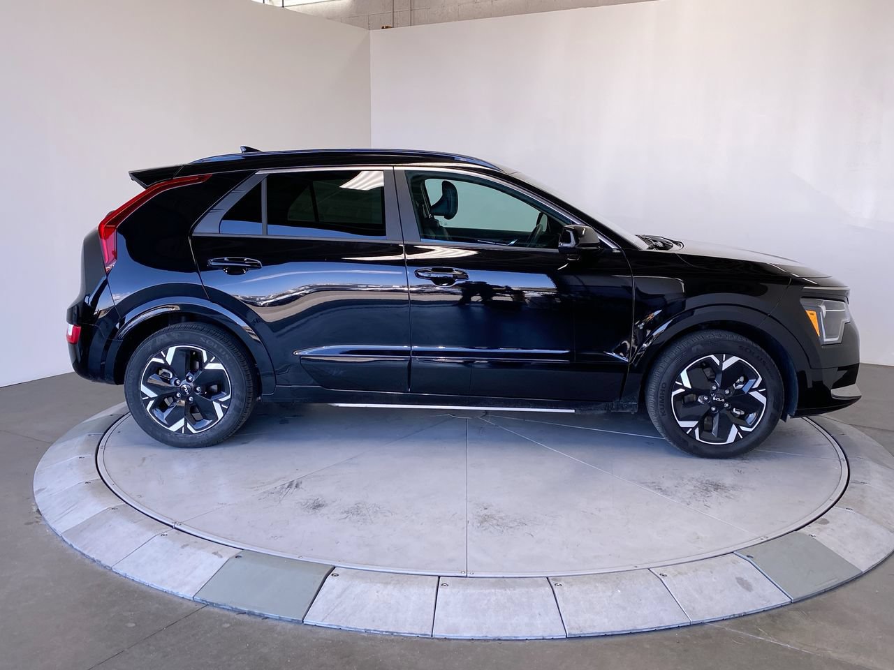 Certified 2024 Kia Niro Wind FWD image 6