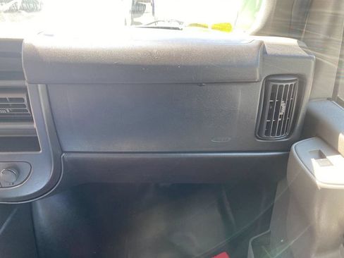 Used 2017 GMC Savana 3500 Extended RWD image 12