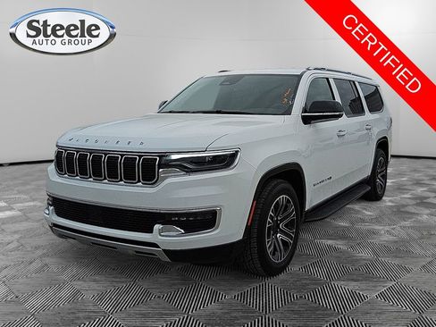 Used 2024 Jeep Wagoneer L Series II w/ Flexible Seating Group image 1