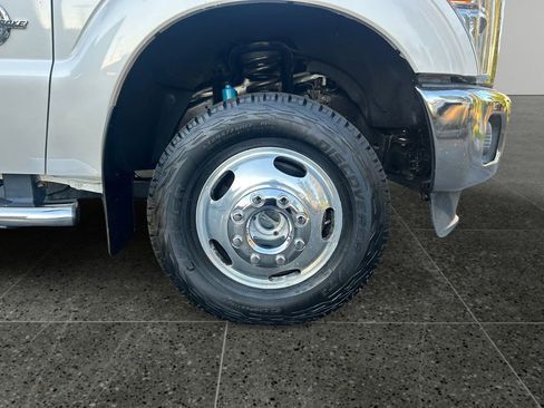 Used 2016 Ford F350 Lariat w/ Lariat Ultimate Package image 9