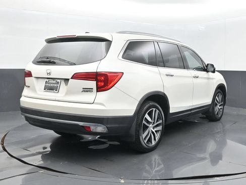 Used 2017 Honda Pilot Touring image 7