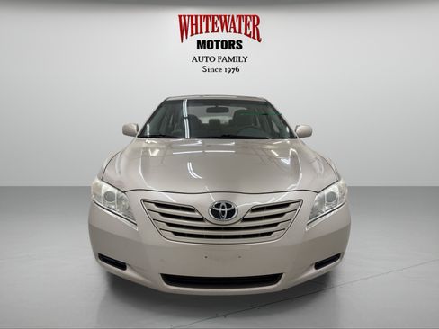 Used 2009 Toyota Camry LE FWD image 6
