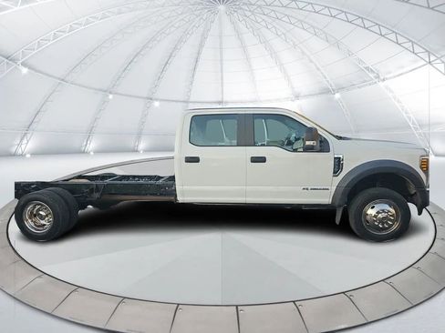 Used 2019 Ford F550 2WD Crew Cab Super Duty image 4