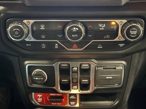 Used 2021 Jeep Wrangler Unlimited Rubicon AWD/4WD image 29