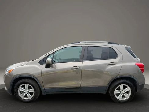 Used 2021 Chevrolet Trax LT FWD image 8