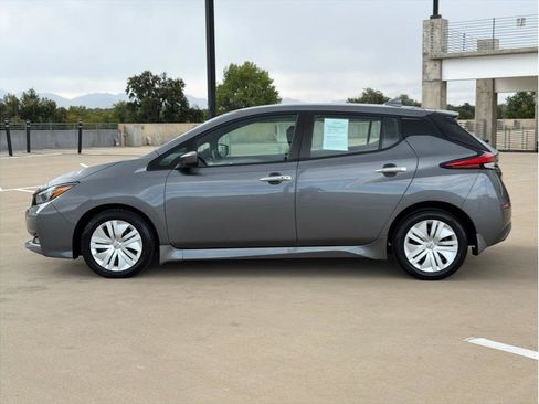 Used 2025 Nissan Leaf S FWD image 4