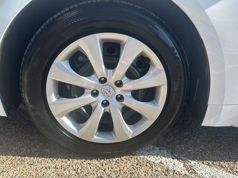 Used 2025 Toyota Corolla LE image 9