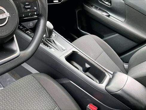 Used 2025 Nissan Kicks S image 16