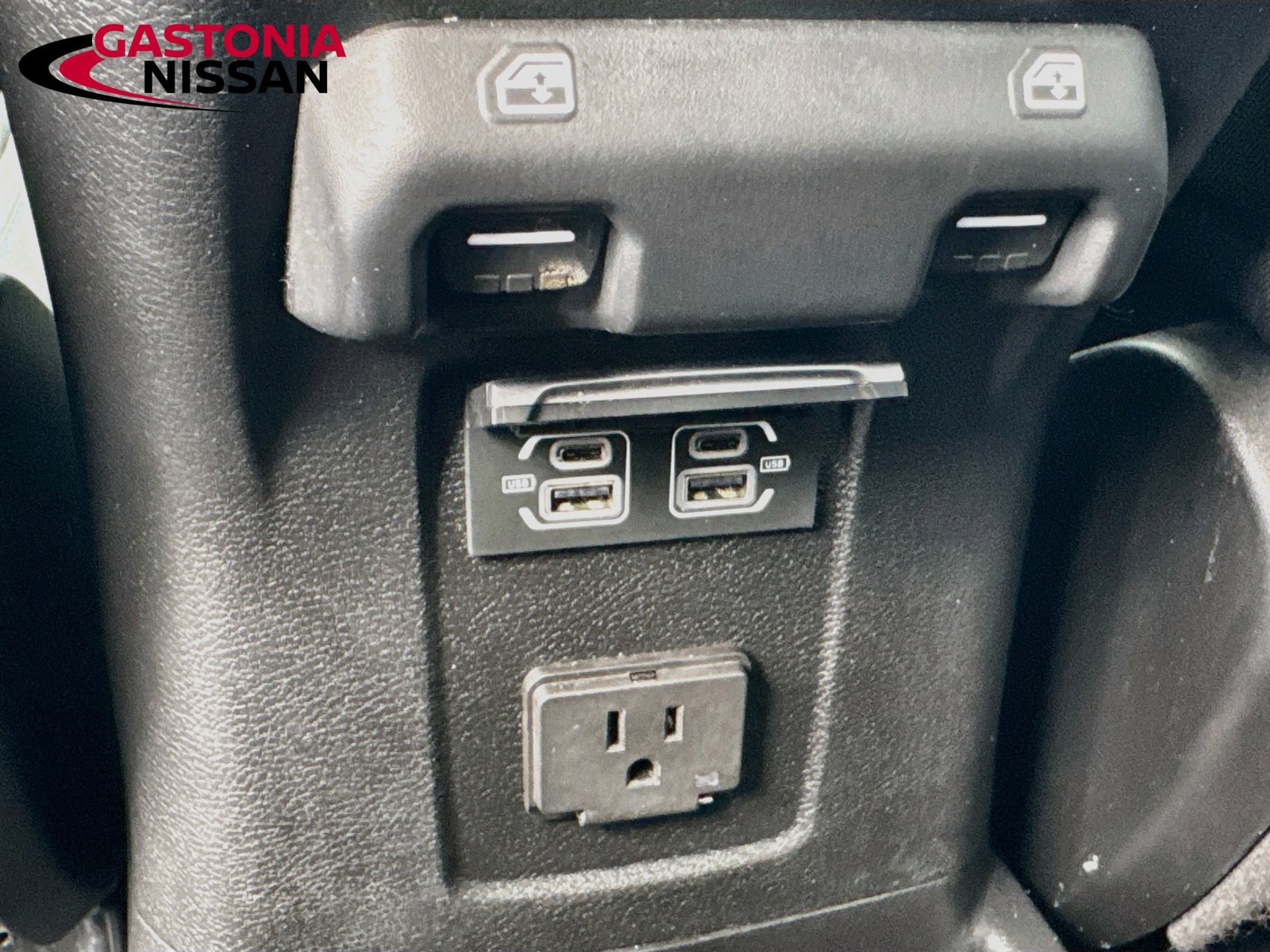 Used 2024 Jeep Wrangler Unlimited Rubicon 4xe AWD/4WD image 32