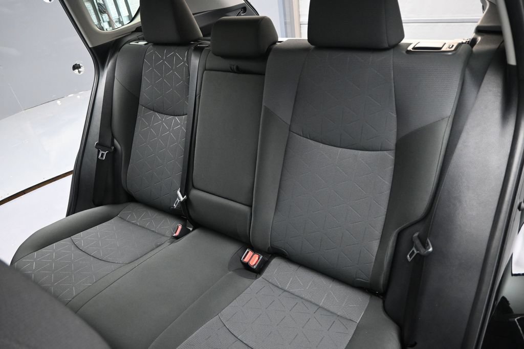 Used 2025 Toyota RAV4 XLE AWD/4WD image 16