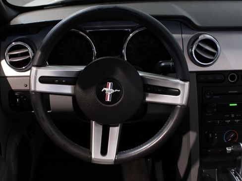 Used 2007 Ford Mustang GT RWD image 40