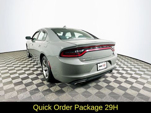 Used 2017 Dodge Charger SXT image 7