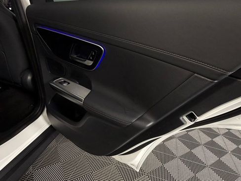 Used 2024 Mercedes-Benz GLC 300 GLC 300 image 30